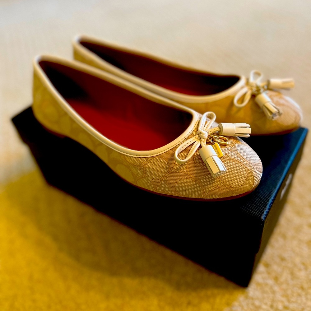 Brand new coach flats
